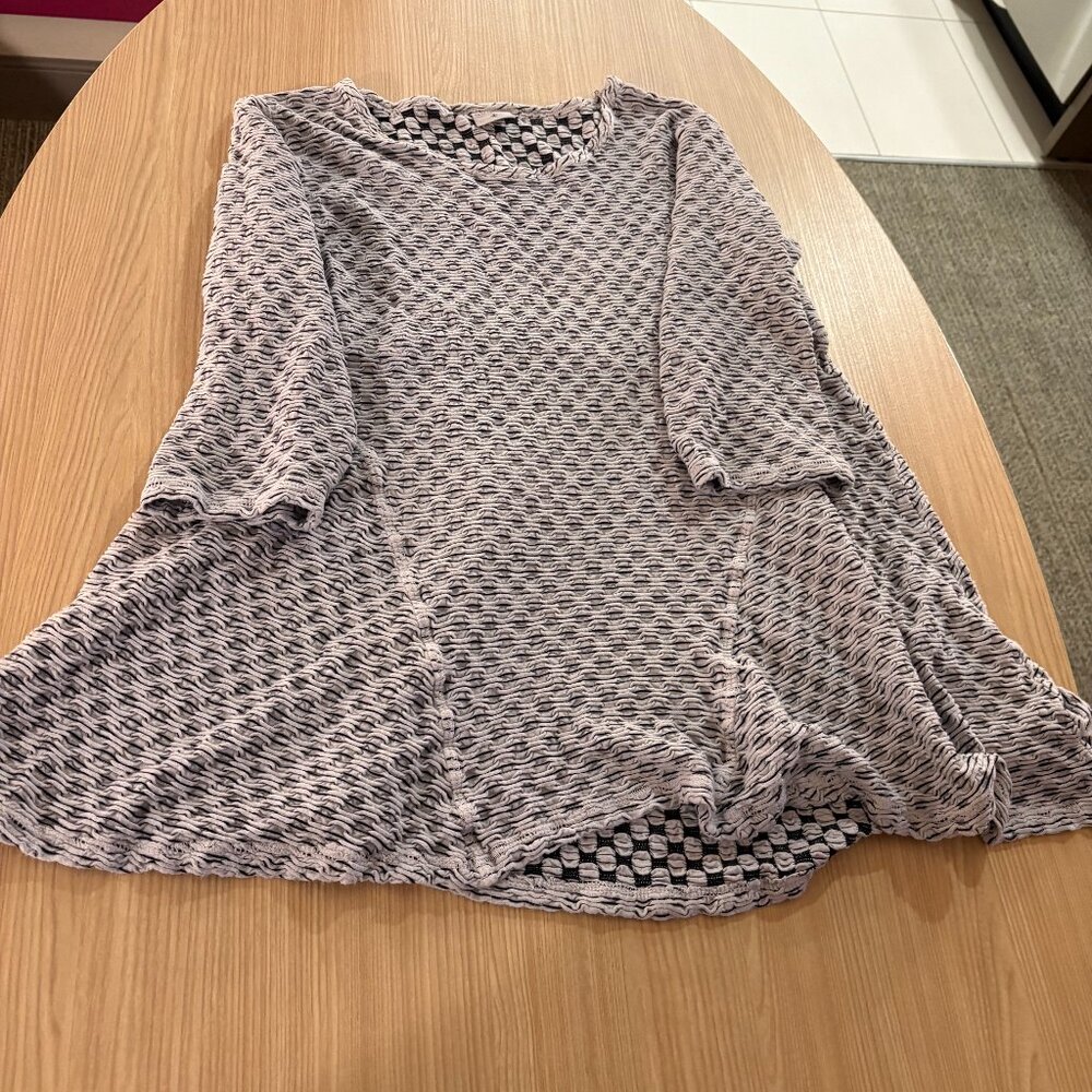 CMC Tunic Top Small Long Sleeve Gray Textured Scoop Neck Long Line Casual